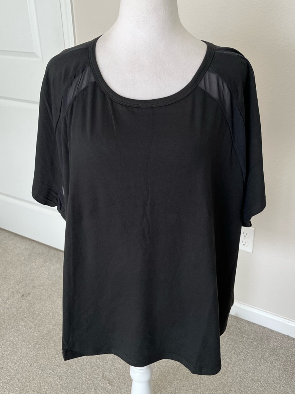 NWT Phoenix Activewear  Florence Cozy Black Women's Short Sleeve Top in 3X or L